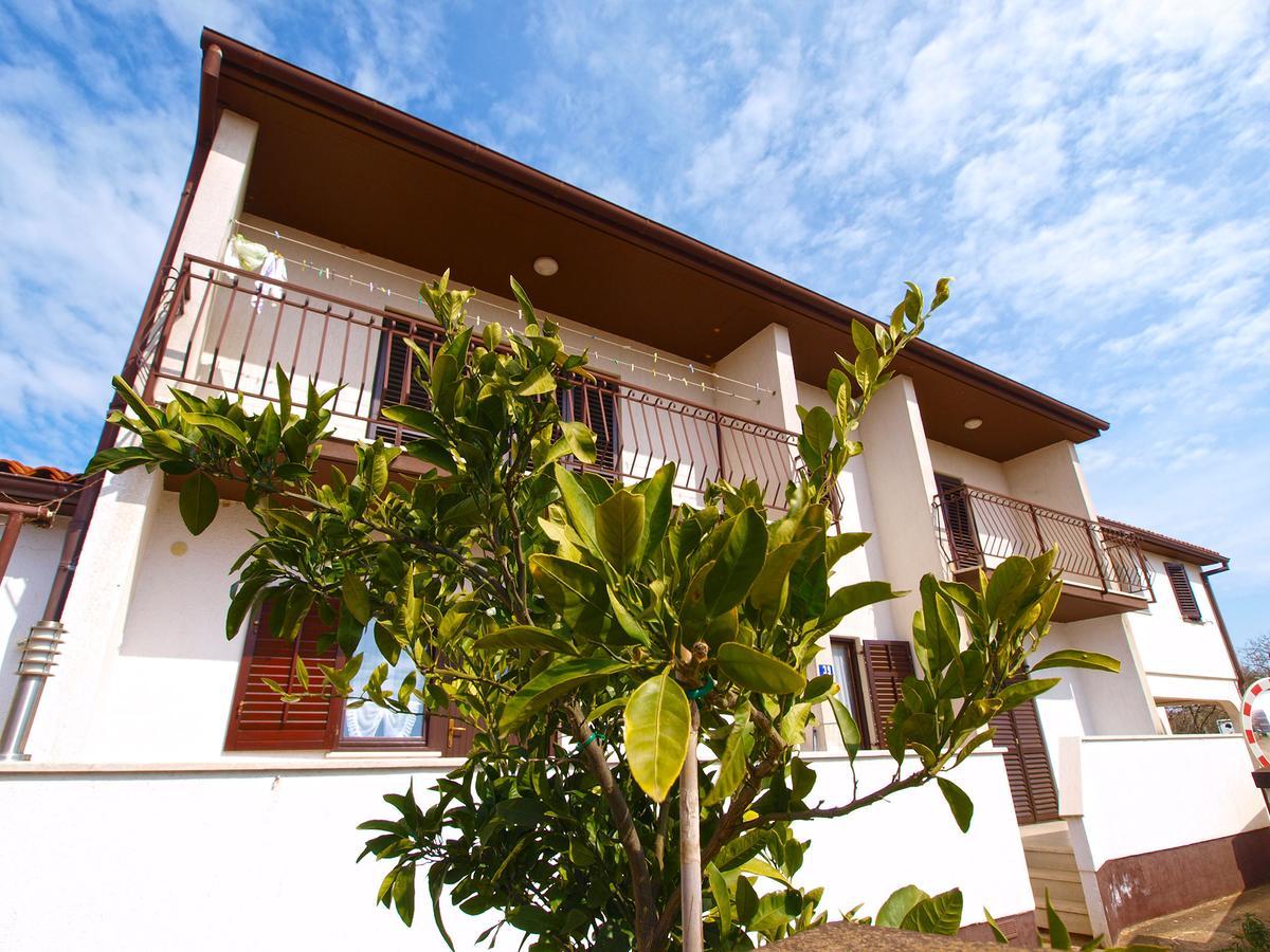 Apartments Ivan 1031 Fazana Exterior photo